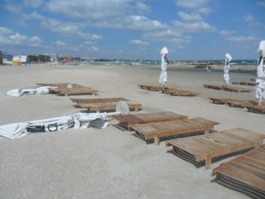 SEZON ESTIVAL 2013: A început licitaţia pentru nisip. Sectoarele de plajă din Mamaia şi Vama Veche, râvnite de afacerişti